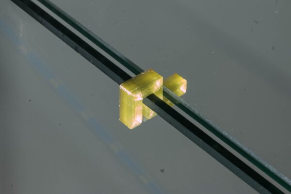U-Line Abdeckscheibe Halter für Wandstärke 4 mm, Deckelstärke 3 mm, gelb transparent, 4 Stk.